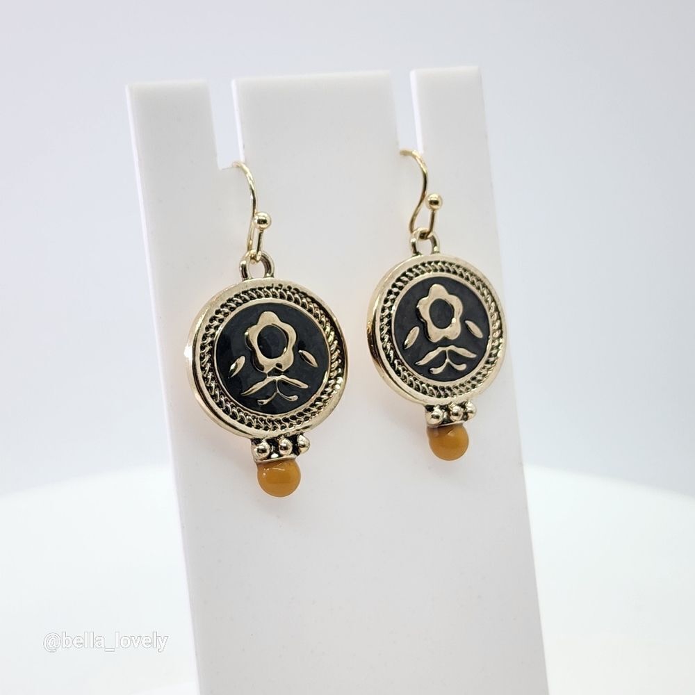 Cottagecore Floral Flower Drop Dangle Earrings Gold Toned 1.4"
